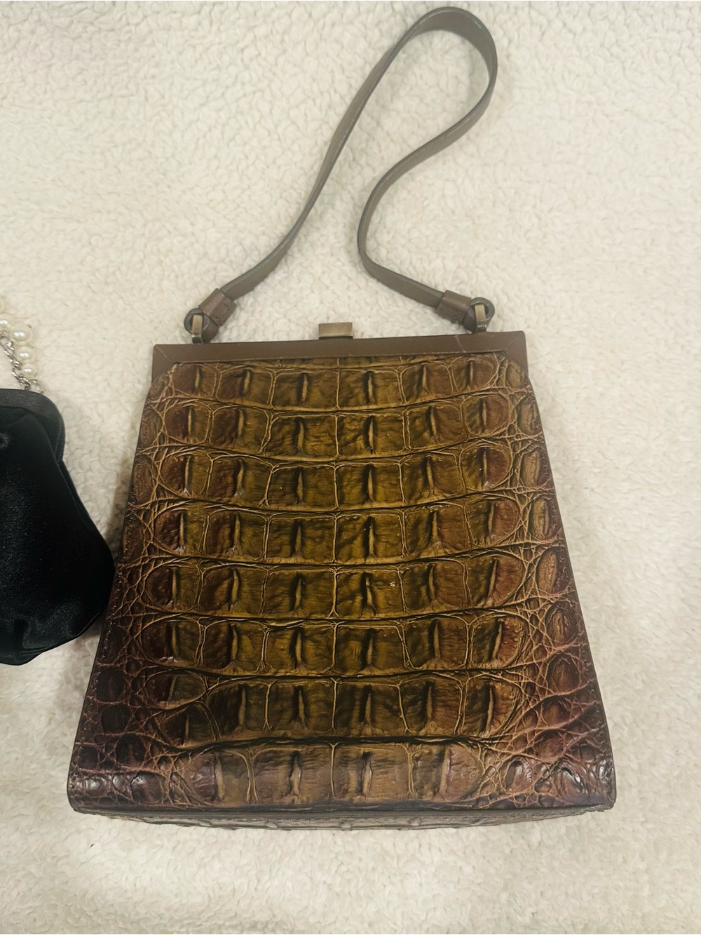 Vintage Clutch/Handbag Bundle: Cynthia Rowley, Jessica McClintock, Carolee - Picture 2 of 15